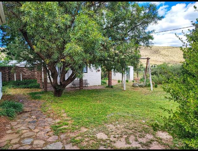 2 BEDROOM HOUSE FOR SALE IN NIEU BETHESDA